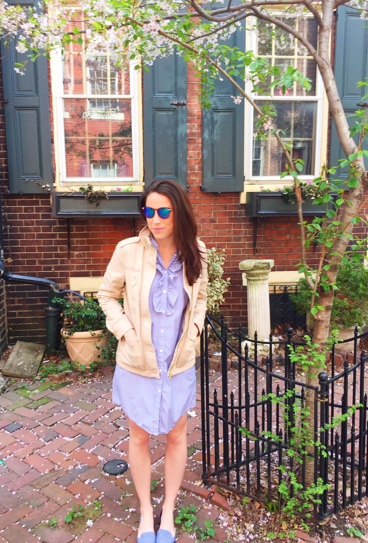 spring outfit idea | neutral jacket and chambray flats