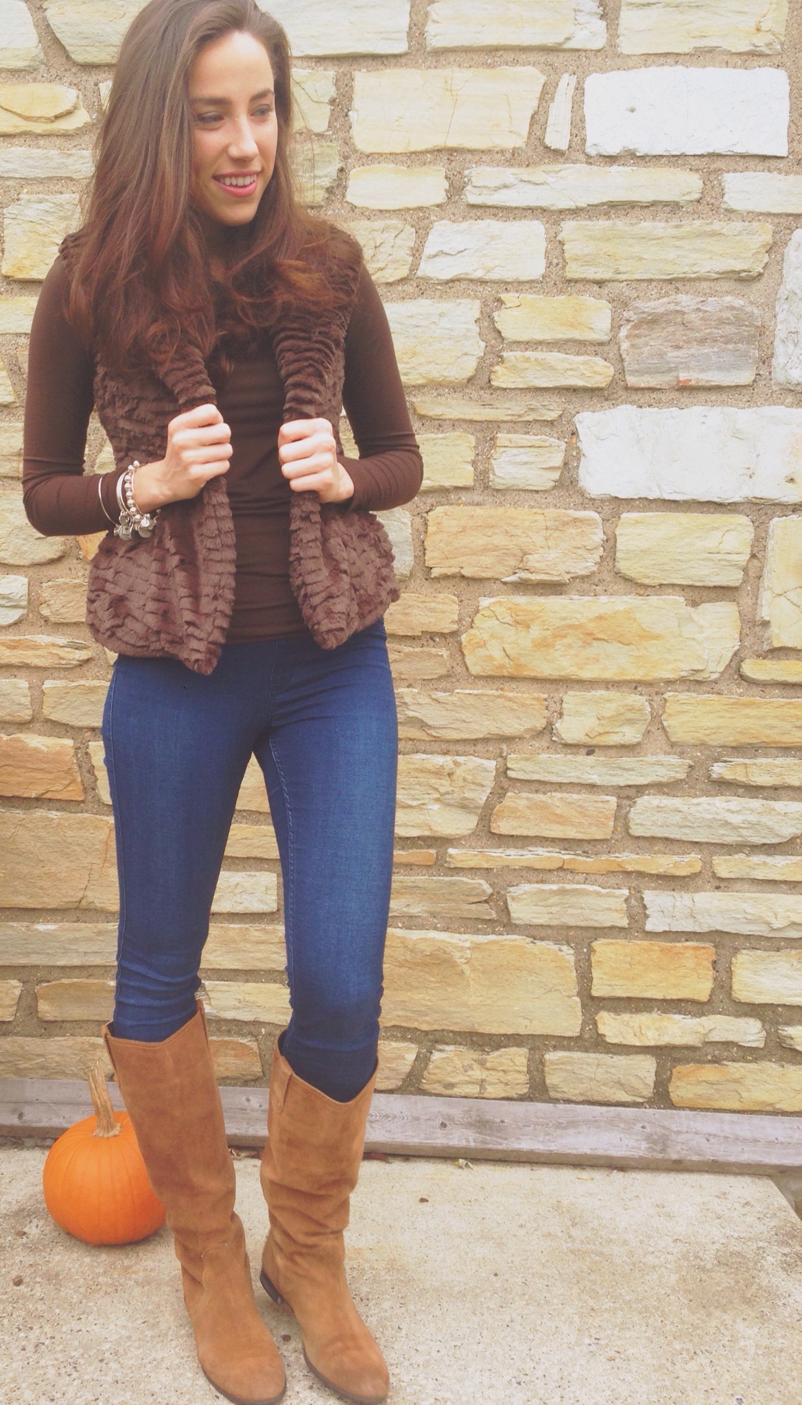 a fall uniform | faux fur vest and jeggings