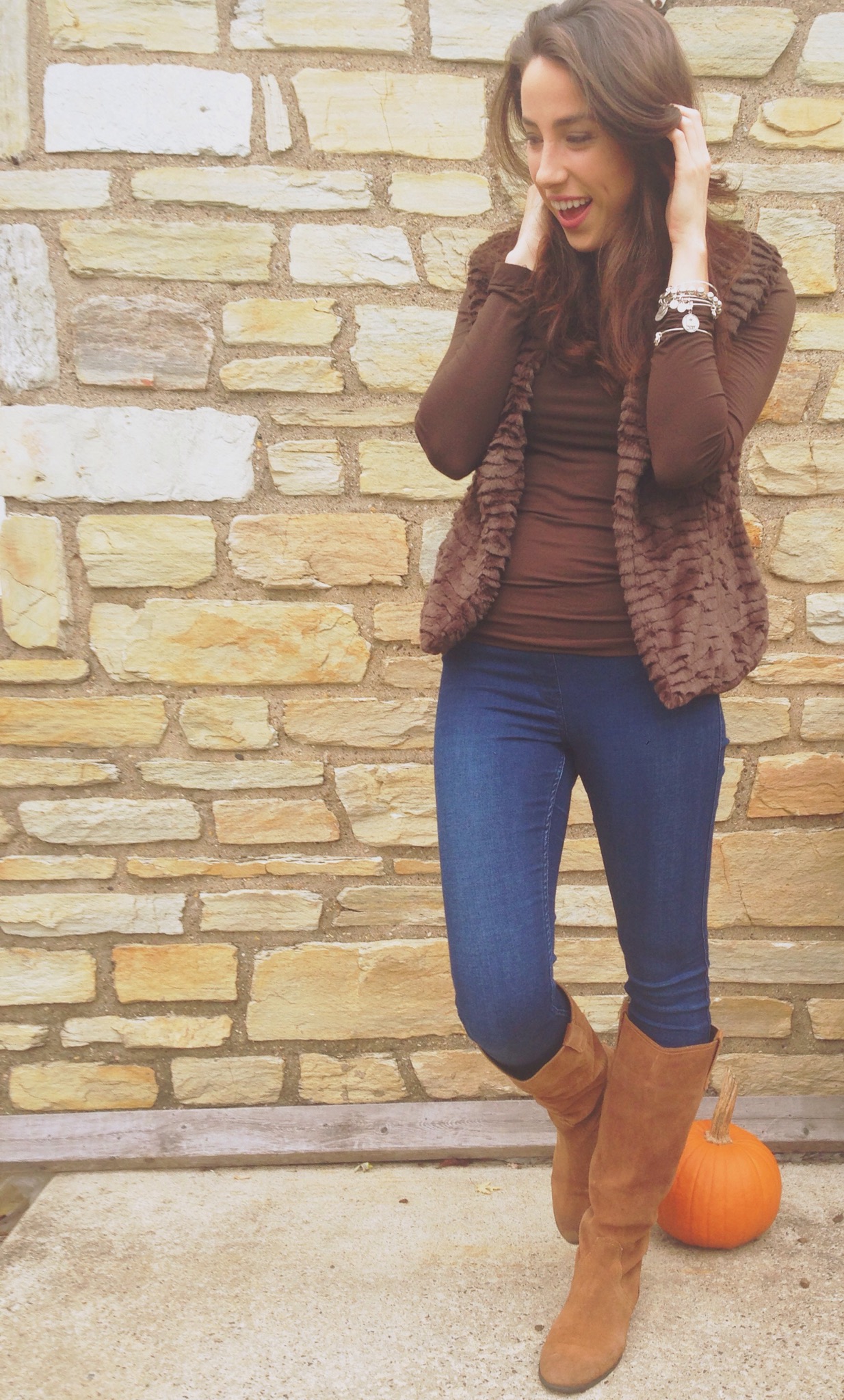 a fall uniform | faux fur vest and jeggings