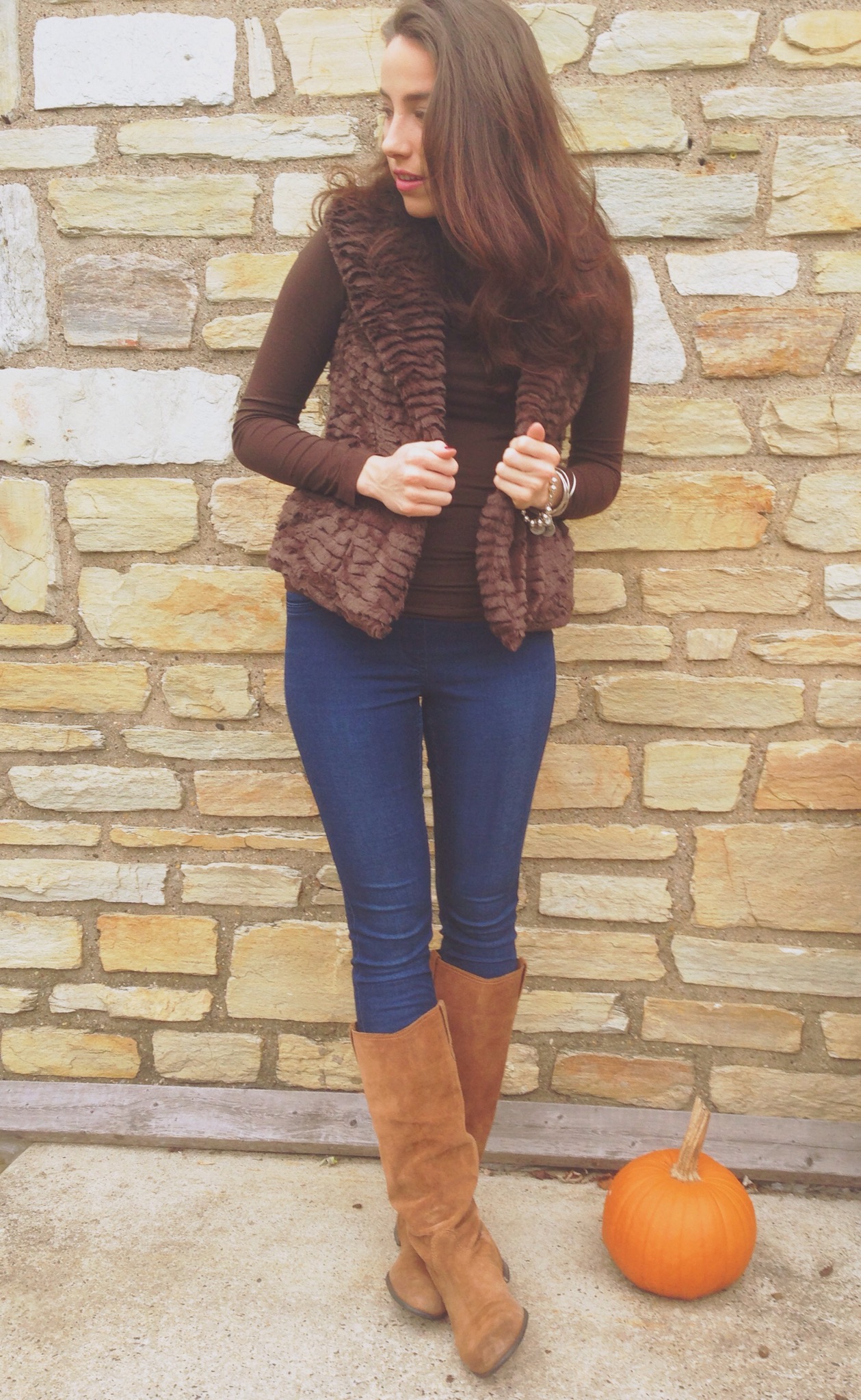 a fall uniform | faux fur vest and jeggings